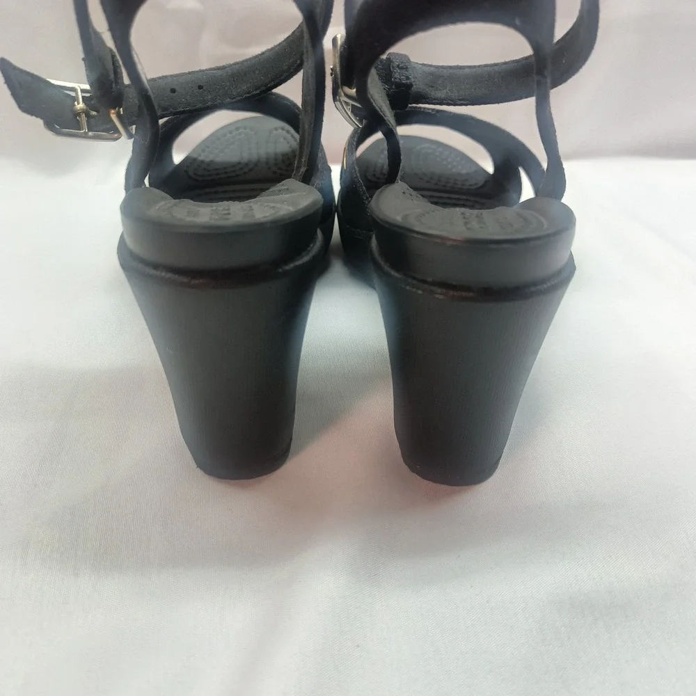 Crocs Leigh II Womens 6 CrossStrap Metalblock Ankle Wedge Black Sandals Comfort